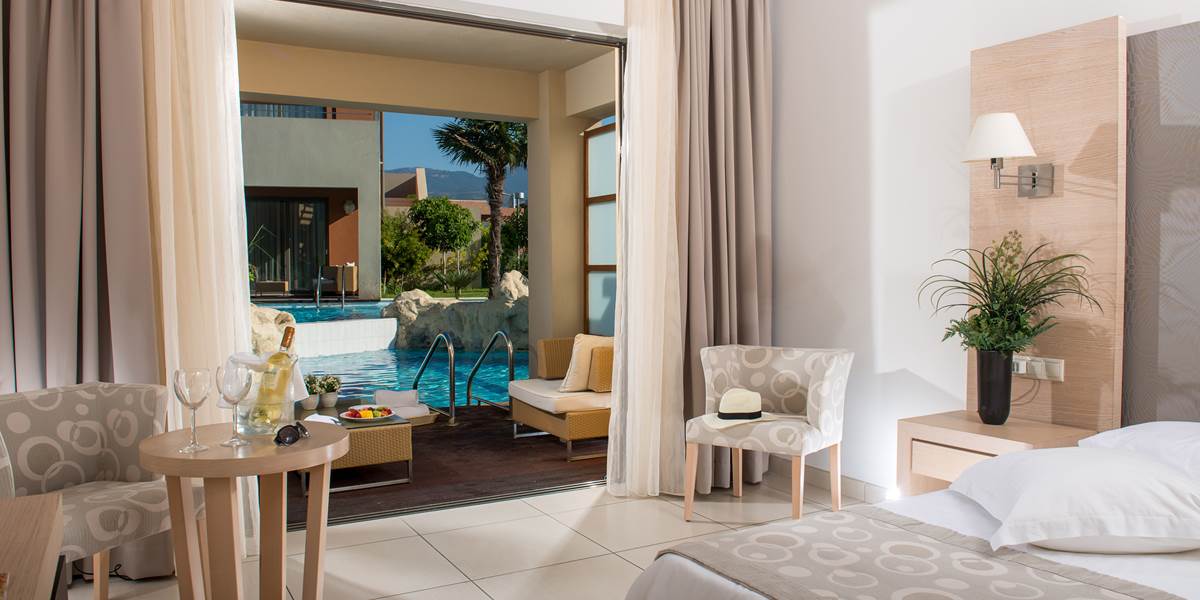 CHAMBRES DOUBLES AVEC PISCINE PARTAGÉE